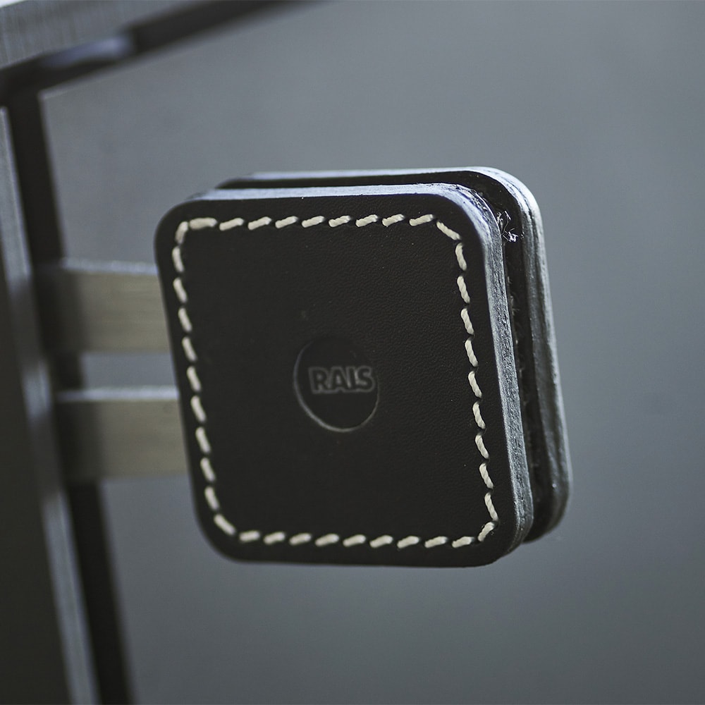 Handtag Rais Nexo/600 Max Läder, svart Handtag Rais Nexo/600 Max Läder, svart