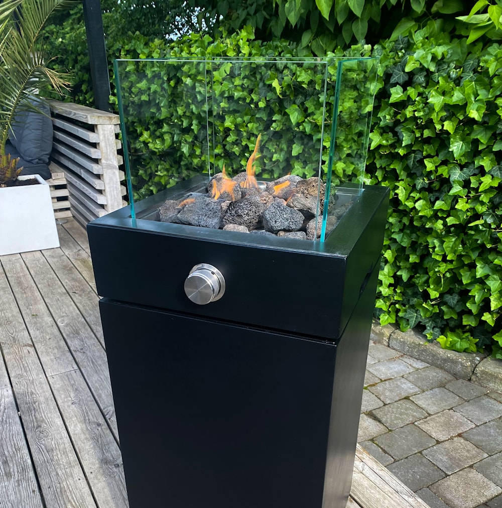 Tommre Eld  Grå Kvadrat, Golv Uteeldstäder miljöbild