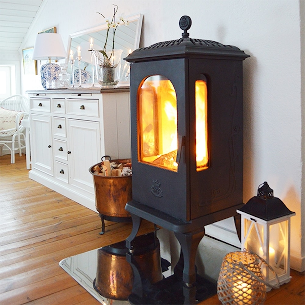 Westbo Victoria 125 med sidoglas Braskaminer miljöbild